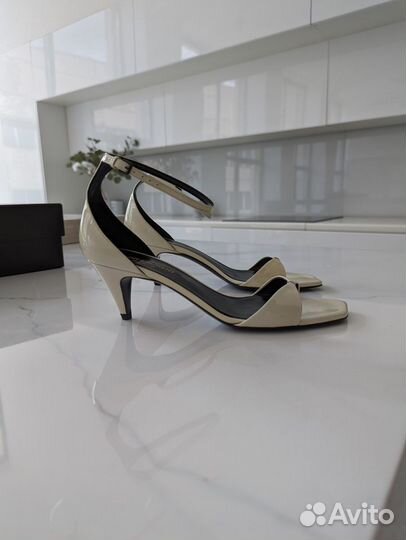 Босоножки Saint Laurent