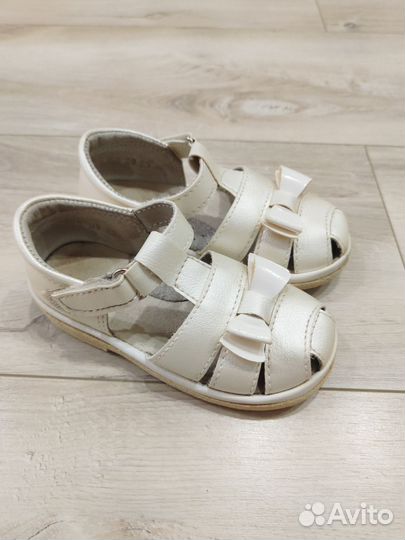 Сандалии для девочки 27