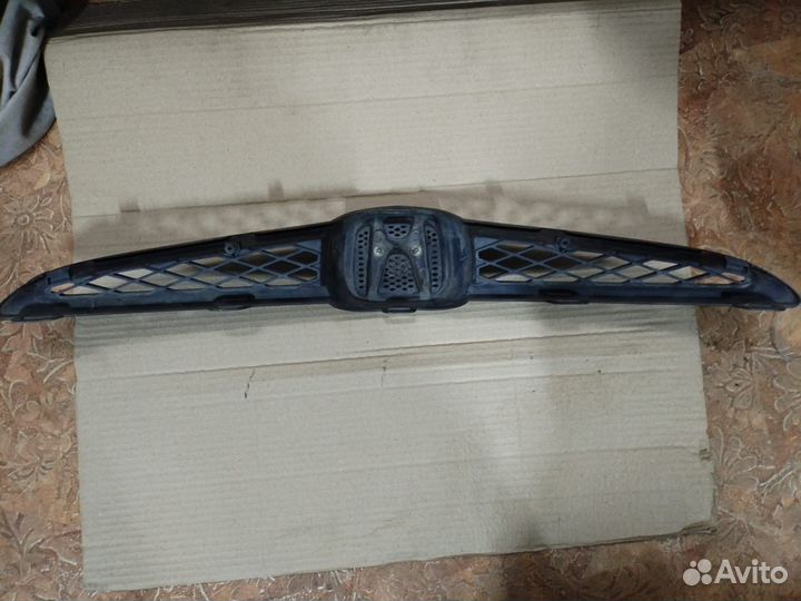 Решетка радиатора Honda Fit gd1