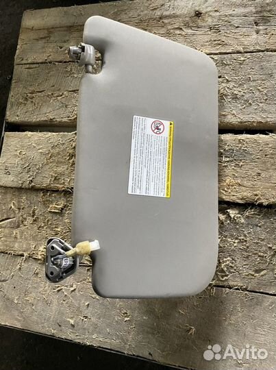 Солнцезащитный козырек правый Nissan X-Trail T31