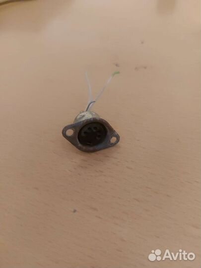 Гнездо для электрогитары