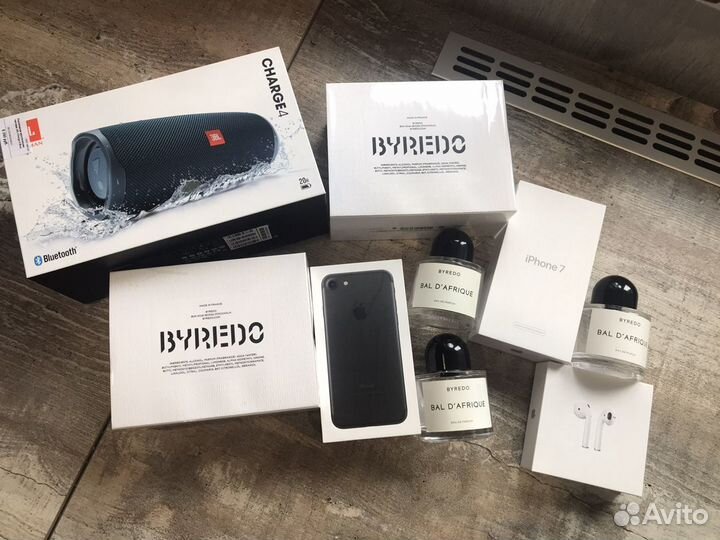 Корбки от духов и телефонов