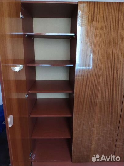 Шкаф