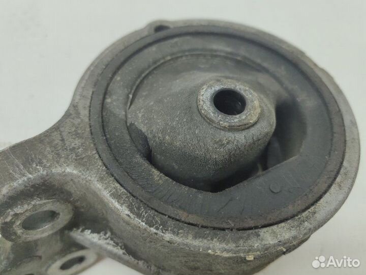 Подушка двигателя правая Nissan Bluebird EU14