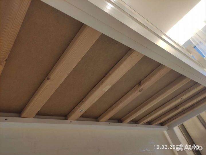 Двухъярусная кровать