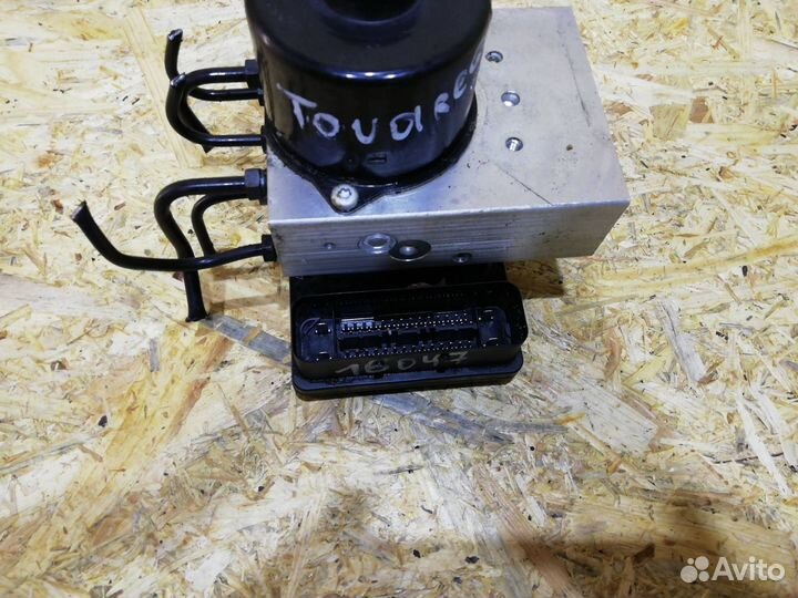 Блок ABS Volkswagen Touareg 2005 7L0614111H