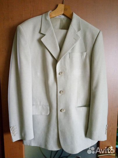 Мужской костюм с брюками