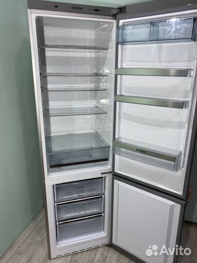 Холодильник Siemens