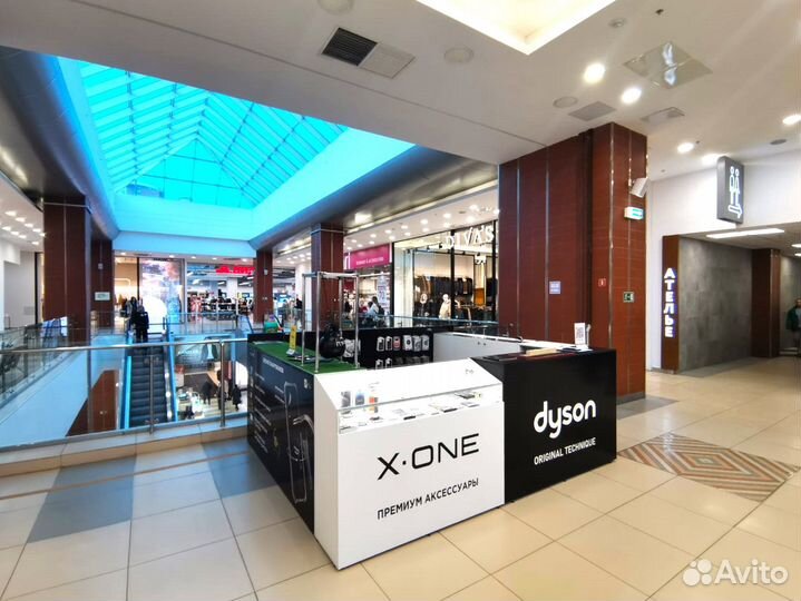 Остров мобильных аксессуаров в ТЦ, магазин