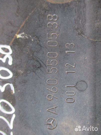 Кронштейн цилиндра подъема кабины Mercedes-Benz A9