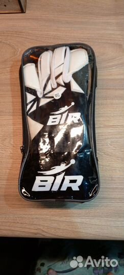 Футбольные вратарские перчатки B1R