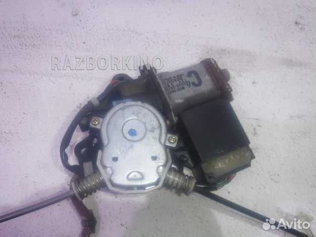 Стеклоподъемник электрический задний левый