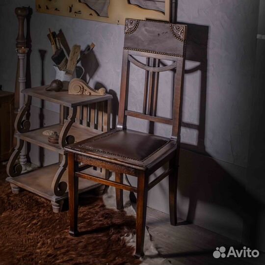 Антикварный стул