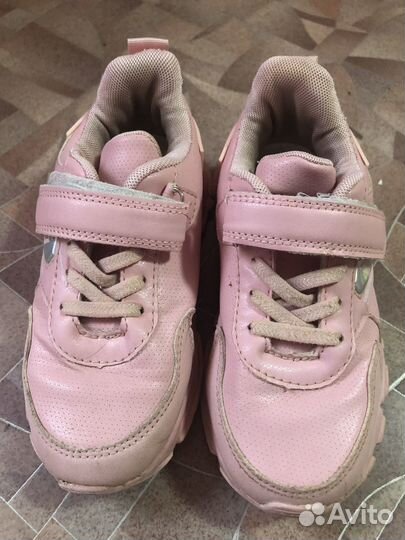 Кроссовки для девочки