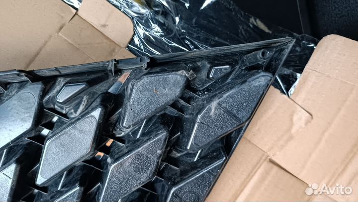 Решетка переднего бампера hyundai Solaris 2021