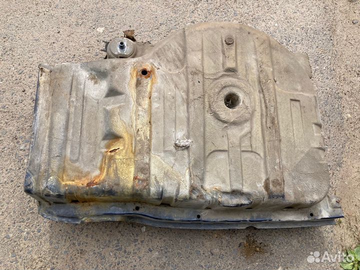 Ниша запасного колеса и аккумулятора bmw е39