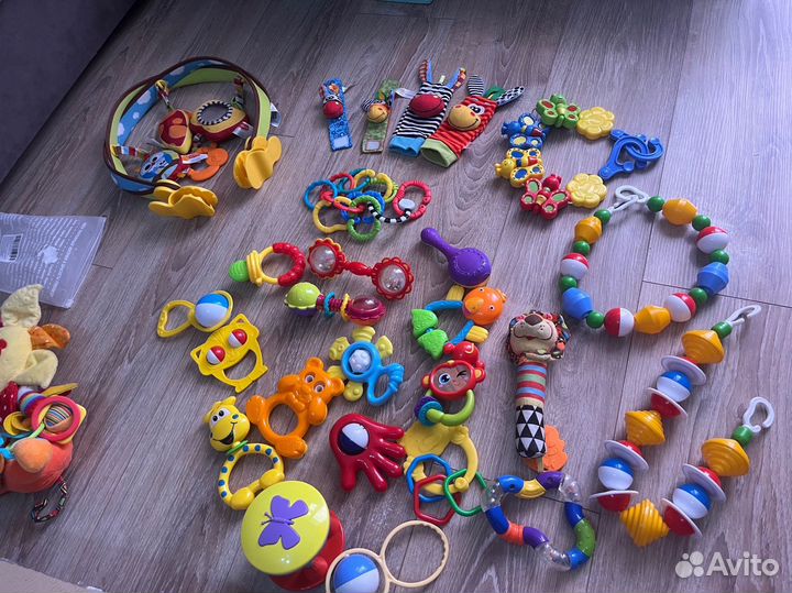Развивающие игрушки, погремушки