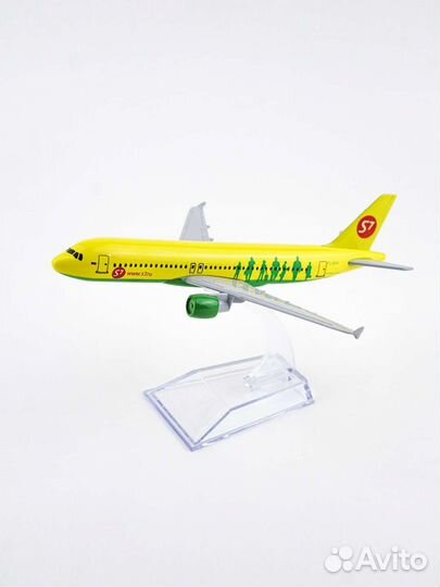 Модель самолета S7