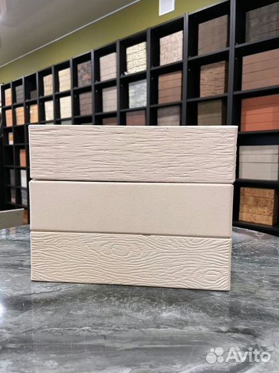 Кирпич лицевой белый дерево завода жкз