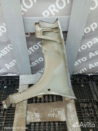 Крыло переднее правое Renault Logan 1.6 2009