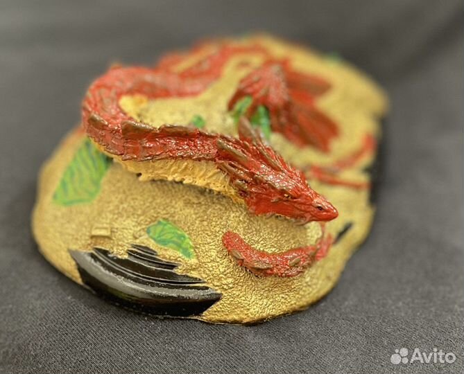 Smaug дракон, хранитель денег, тотем