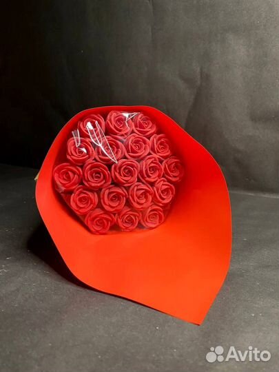 Красные Розы из Белого Шоколада - 19 шт в Букете