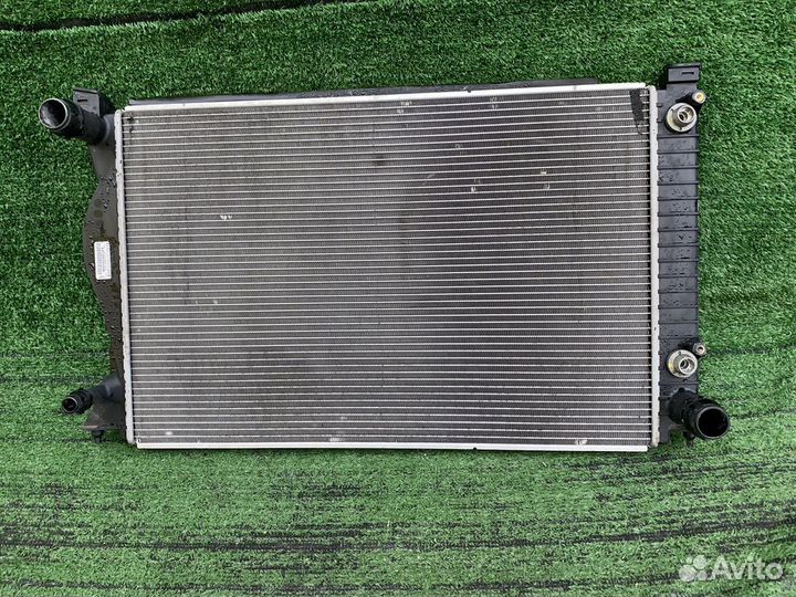 Радиатор охлаждения Audi A6 C6 A6(4F2/C6) 4F5 4F2