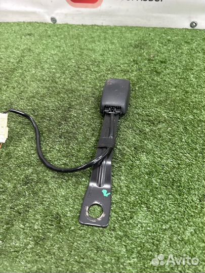 Замок ремня безопасности передний правый Suzuki