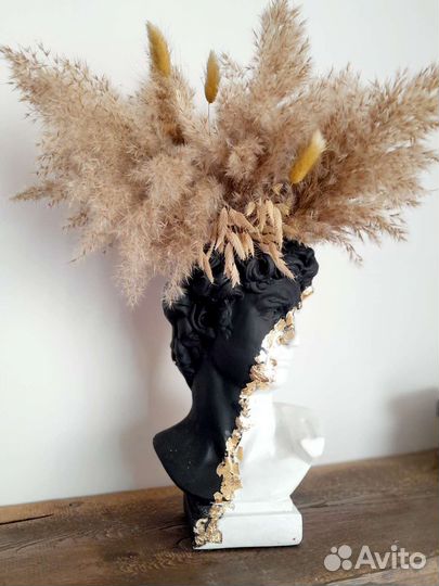 Кашпо с сухоцветами