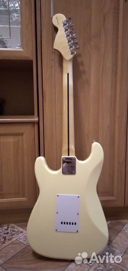 Продам гитару Fender Stratocaster