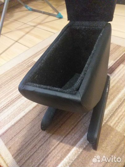 Подлокотник