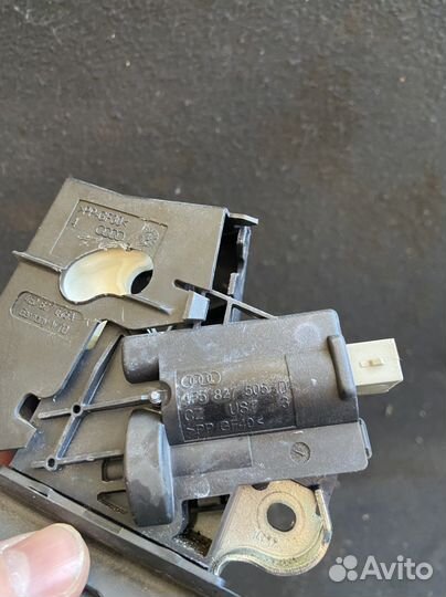 Замок крышки багажника Audi A6 C6 4F