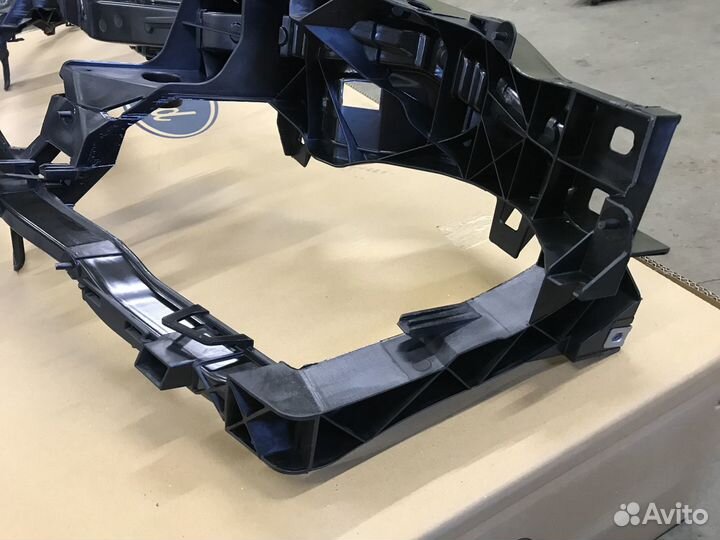 Передняя панель,телевизор Ford Focus 2