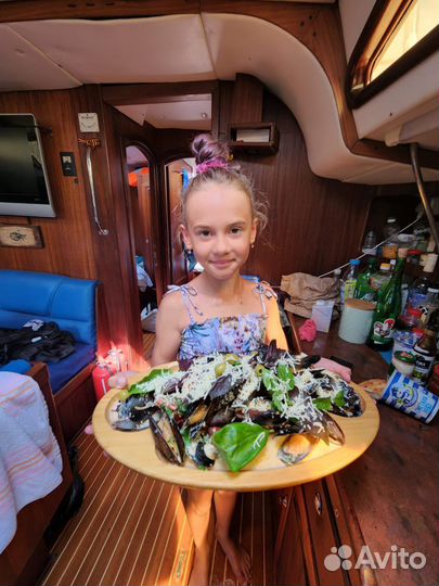 Морские прогулки, аренда яхты в Ялте