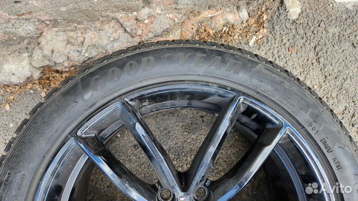 Комплект зимних колес R18 245/45 липучки
