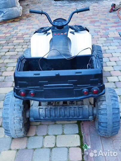 Детский квадроцикл на аккумуляторе