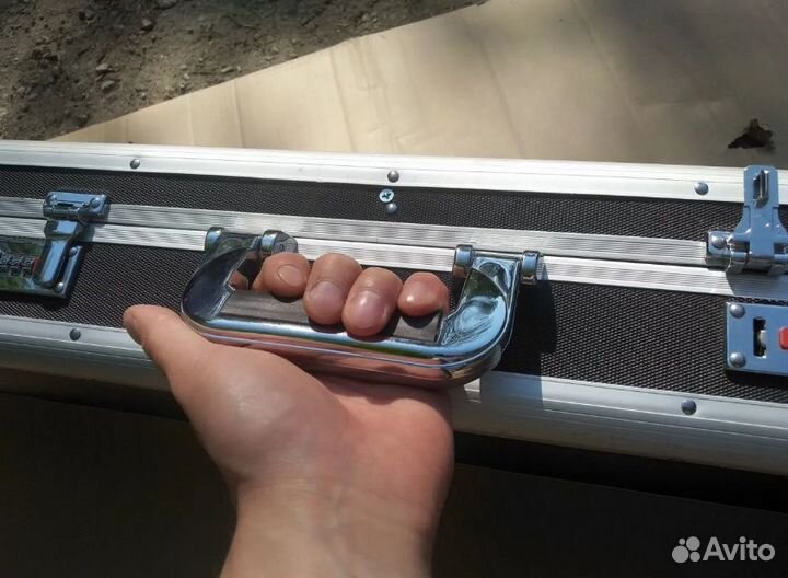 Кофр (кейс, бокс) для музыкальных инструментов