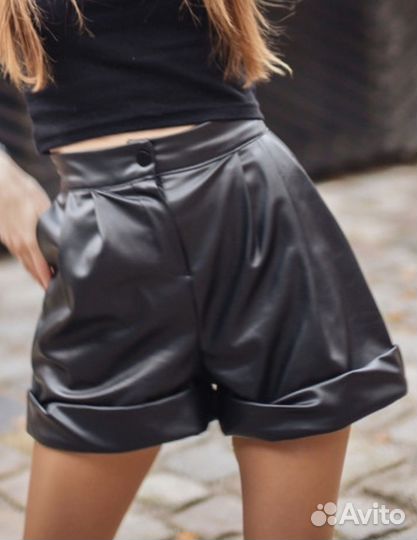 Шорты из экокожи женские