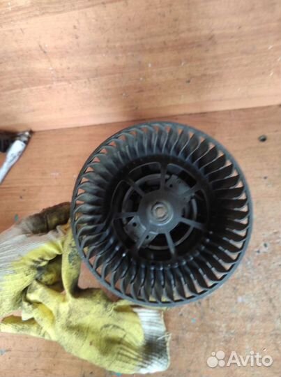 Моторчик печки Фольксваген Шаран с 2000г