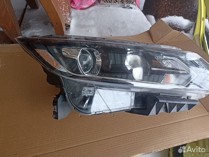 Фара правая Nissan Qashqai J11