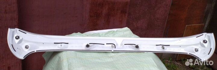 Спойлер крышки багажника Mazda 3