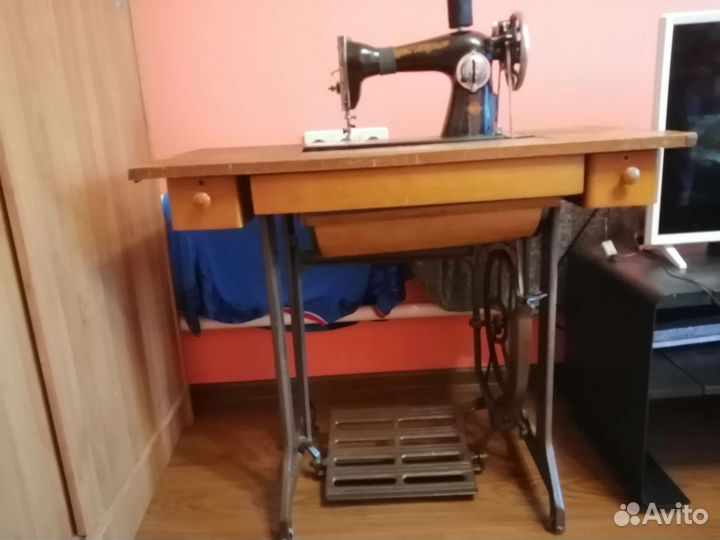 Швейная машинка подольская ножная