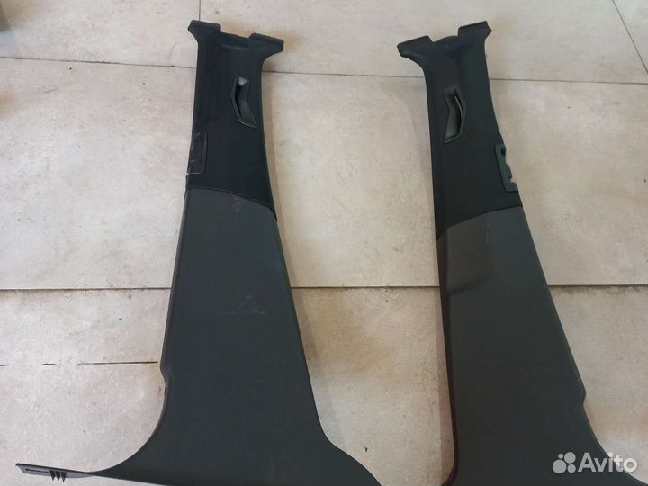 Накладка центральной стойки Volvo XC60 13-17