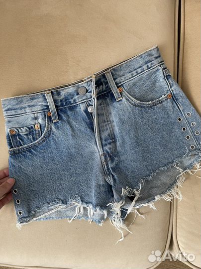 Шорты женские Levis