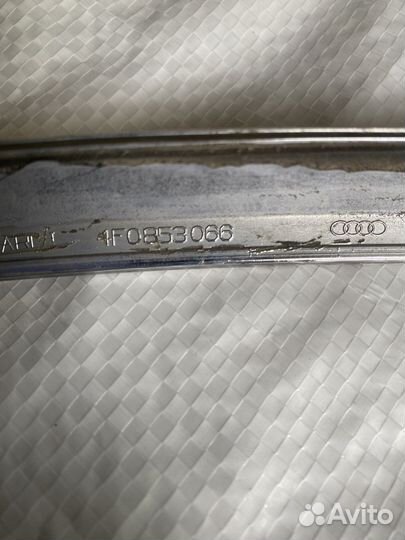 Молдинг переднего бампера Audi A6C6