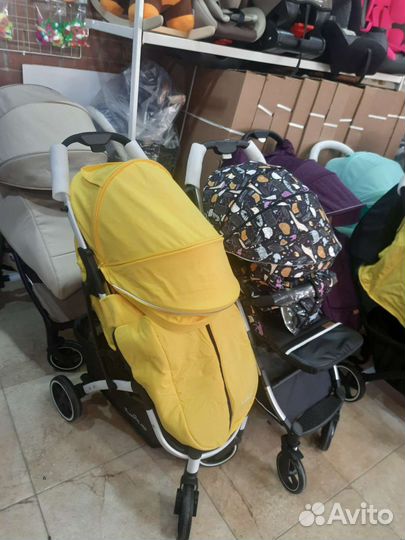Прогулочная коляска новая