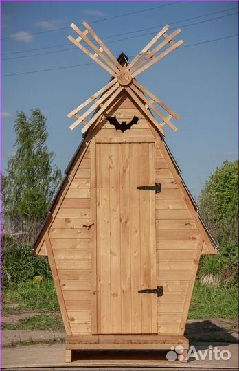 Уличный туалет деревянный BLU781