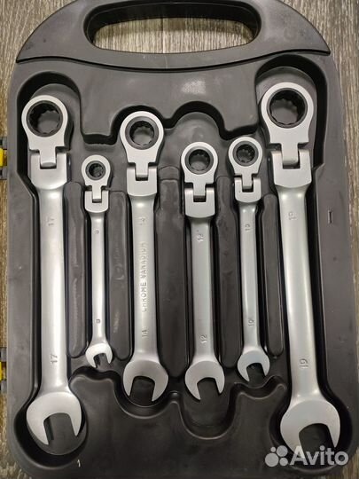 Набор комбинированных ключей с трещеткой