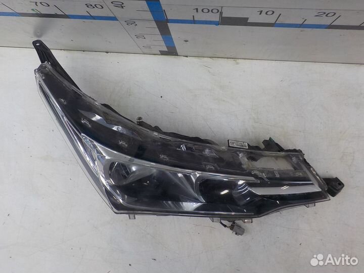 Б/У Б/У Фара правая Toyota Corolla XI 2015-2023