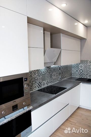 Кухня под потолок на заказ